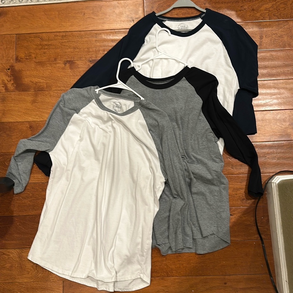 True classic Raglan bundle size XL like new